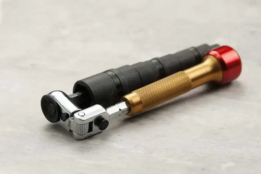 Neu 2025: Der 711L Flex-Head 1/4” EDC-Ratschenschlüssel mit T-Griff-03
