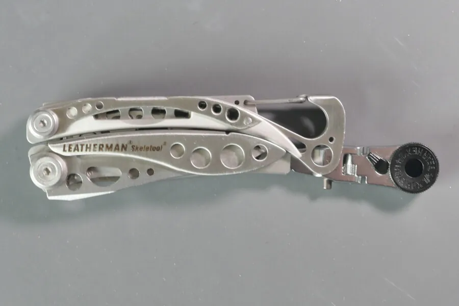 Der 711L EDC Flex-Head Ratschenschlüssel für Leatherman