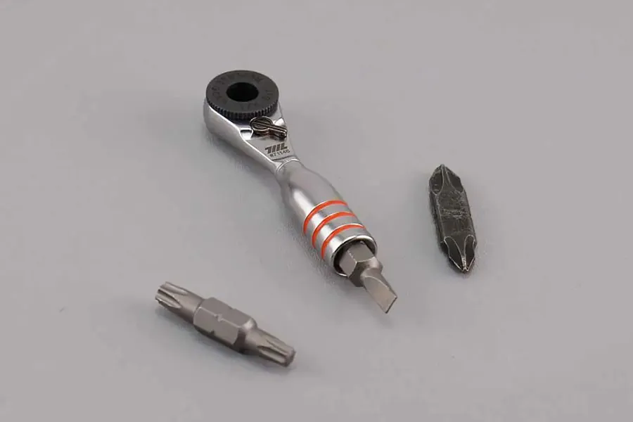 711L EDC 1/4” Ratschenschlüssel mit Aufnahme | 711L