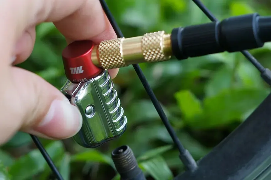 EDC Reifenwerkzeuge | 711L EDC